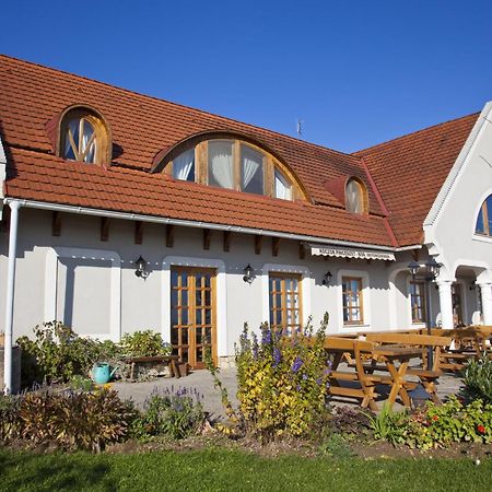 Koczor Winery & Guesthouse Balatonfured Exterior photo