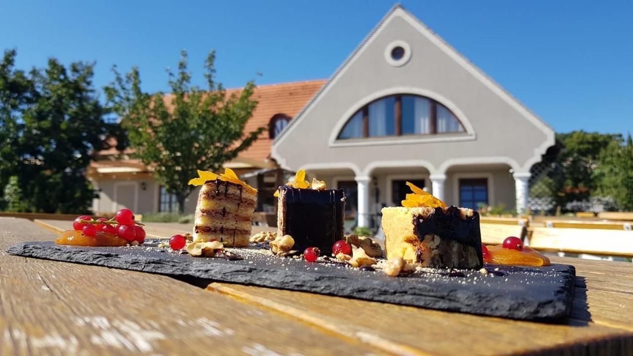 Koczor Winery & Guesthouse Balatonfured Exterior photo