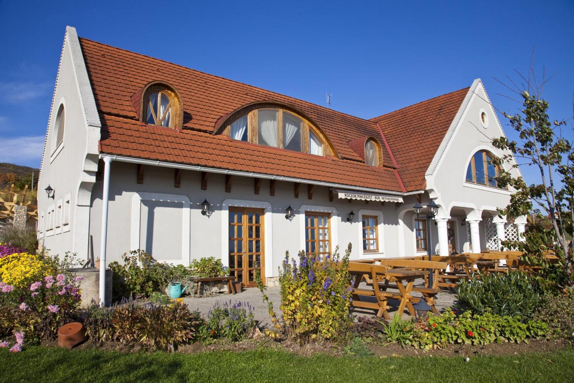 Koczor Winery & Guesthouse Balatonfured Exterior photo