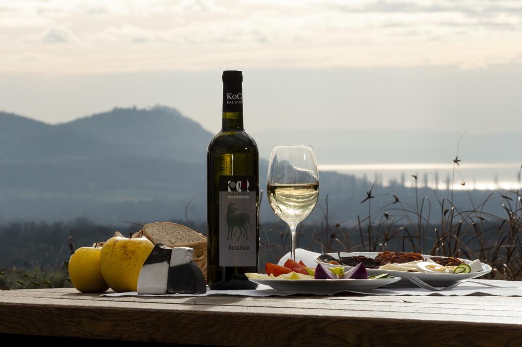 Koczor Winery & Guesthouse Balatonfured Exterior photo