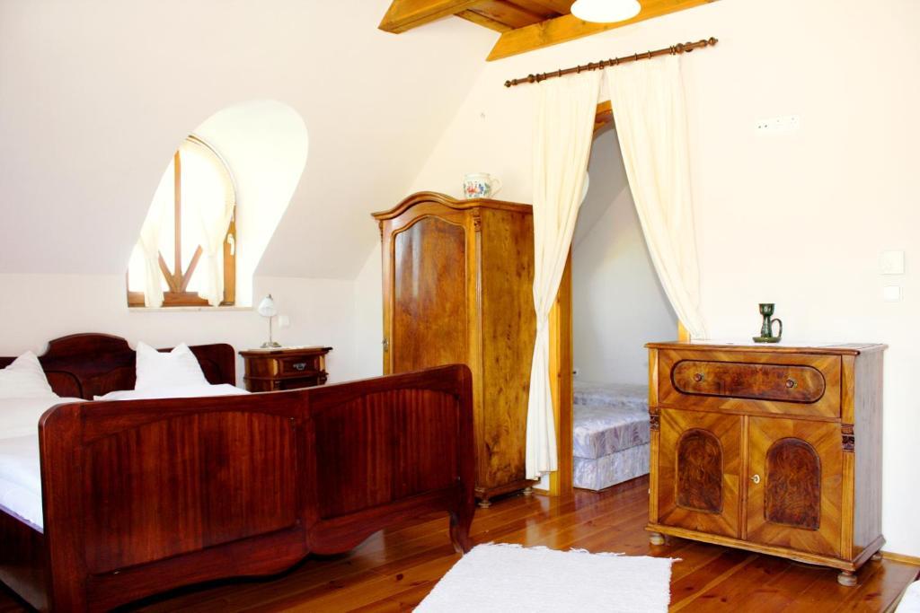 Koczor Winery & Guesthouse Balatonfured Exterior photo